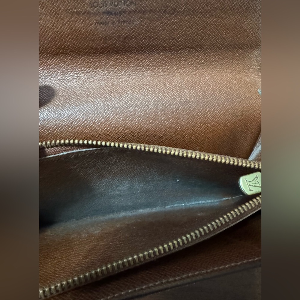 Louis Vuitton Monogram Wallet - Picture 7 of 7